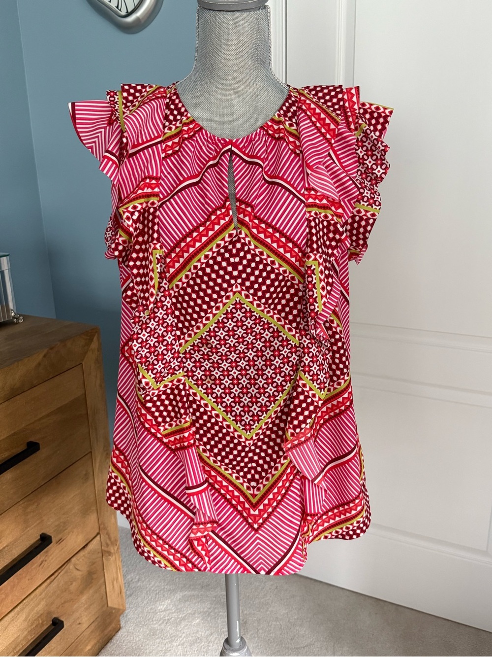 Banana Republic Colorful Ruffled Women’s Short Sleeve Top, sz L